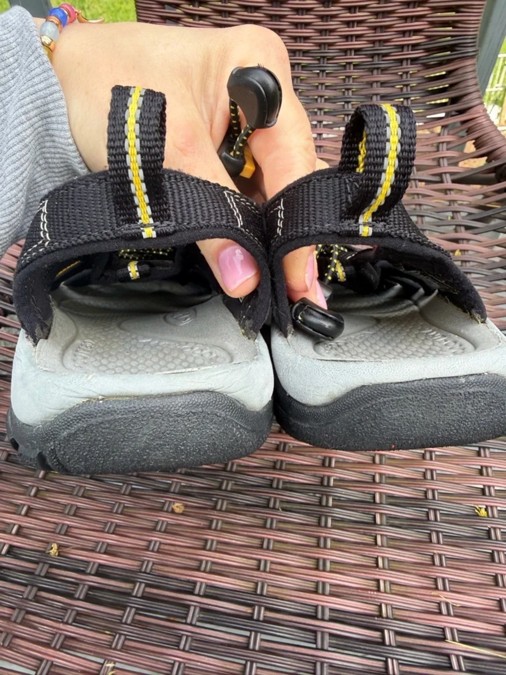 Keen Newport H2 Black Waterproof Fisherman Hiking Sport Sandals kids youth Sz 5